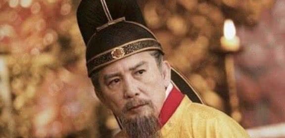 途经马嵬驿之时，与安史之乱并无多大关系的杨贵妃，为何被杀？