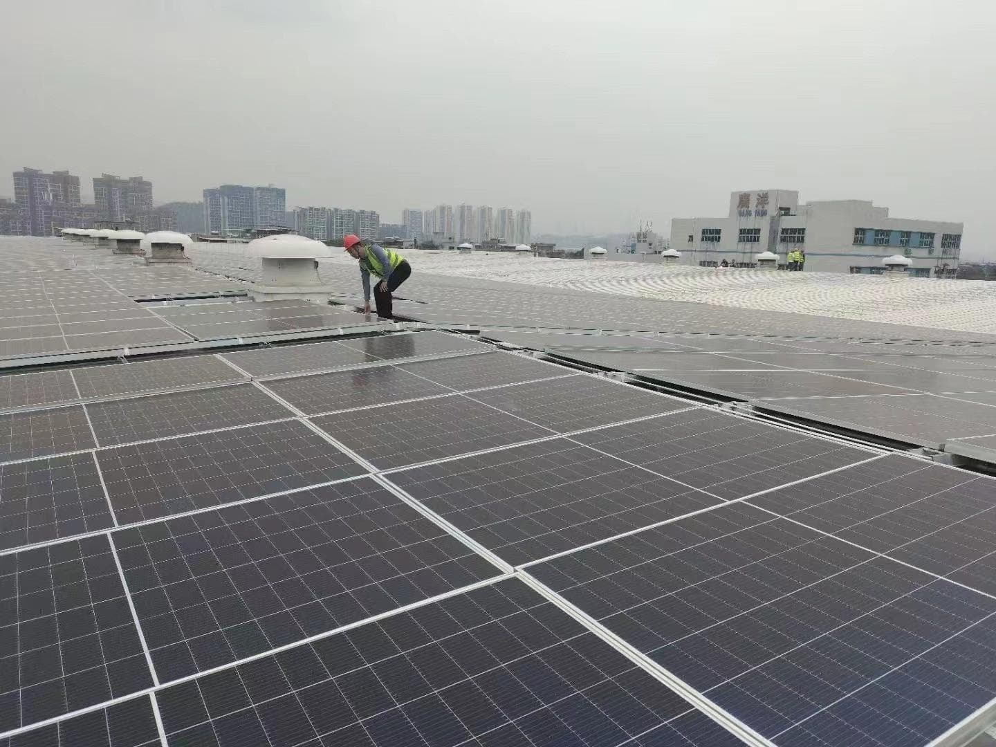 发改新规：办理屋顶光伏新增屋顶荷载鉴定证明 新政策