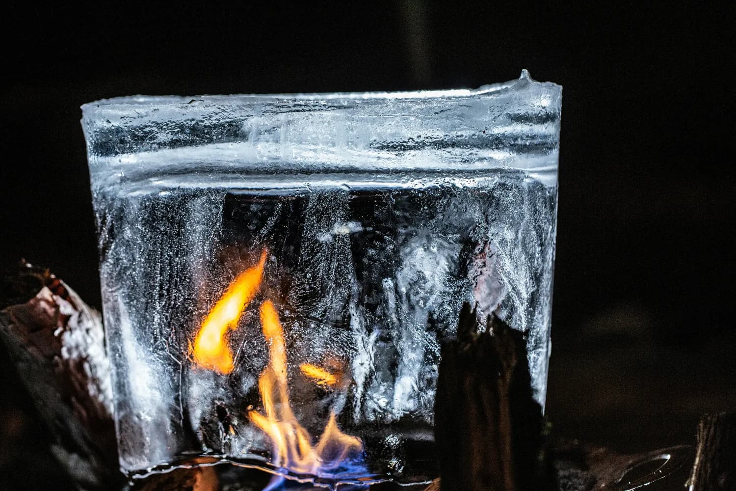 当心暖水袋变“炸弹”！冬季取暖必备安全指南