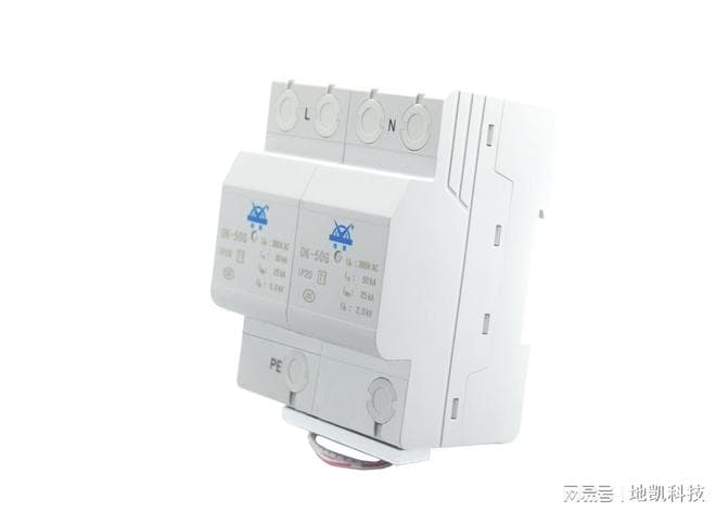 低压配电系统浪涌保护器的技术解析与行业应用方案