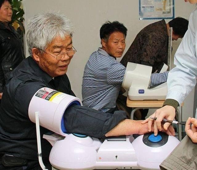 医生提醒：60岁后体检，做好这4项检查就可以，不必每个检查都做