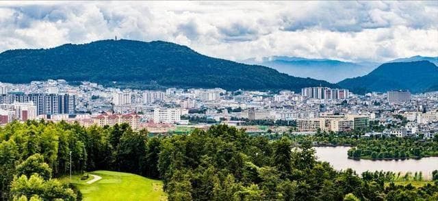 腾冲和芒市：云南两座小城的全面对比