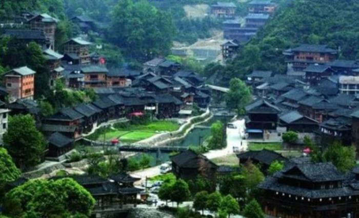 “东高不算高，西高压断腰”：解读中国传统建筑布局智慧
