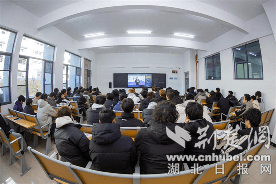 荆门市消防救援支队联合高校开展消防安全系列活动
