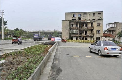 地铁疑因钉子户改线 花5亿拆迁一半