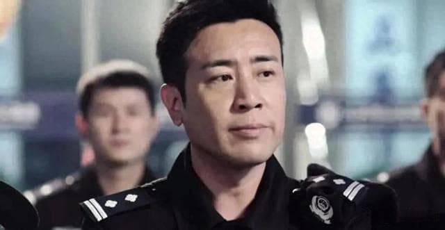 《我是刑警》：于和伟的大学生形象引发热议，演技争议背后的深思