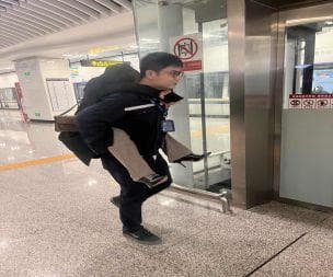 南宁地铁：凡人善举温暖人心