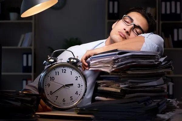“睡个好觉，救你一命”：科学家揭示睡眠不足如何引发“身体风暴”