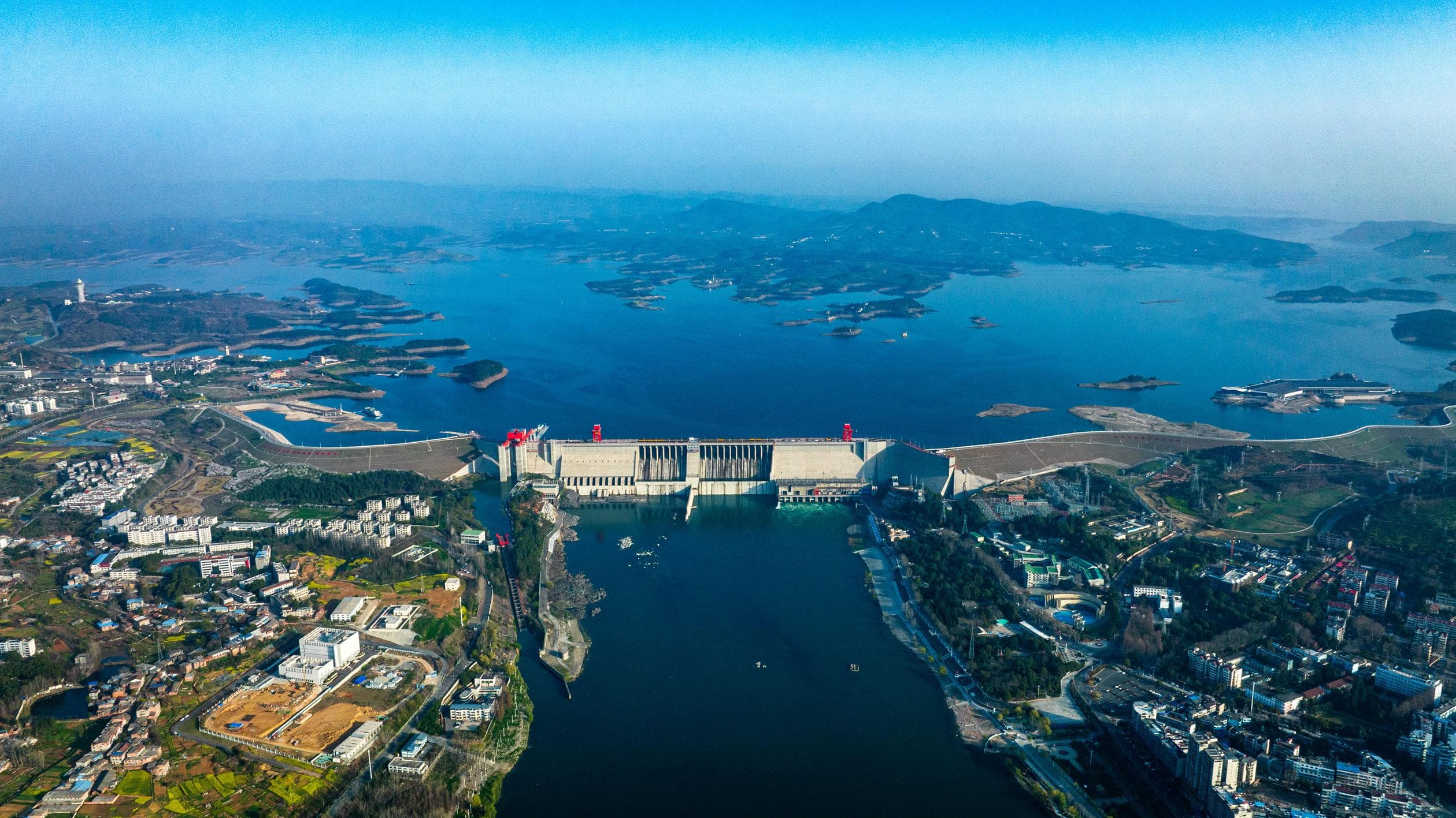 南水北调调水767亿立方米惠1.85亿人，三峡工程提前达标显国力