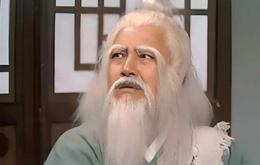 读了30遍《神雕》才看懂，为何老顽童越老越强，洪七公却越老越弱