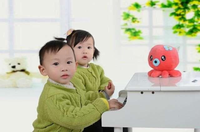 科学家首次于澳洲在母体内发现半同卵双胞胎姐弟