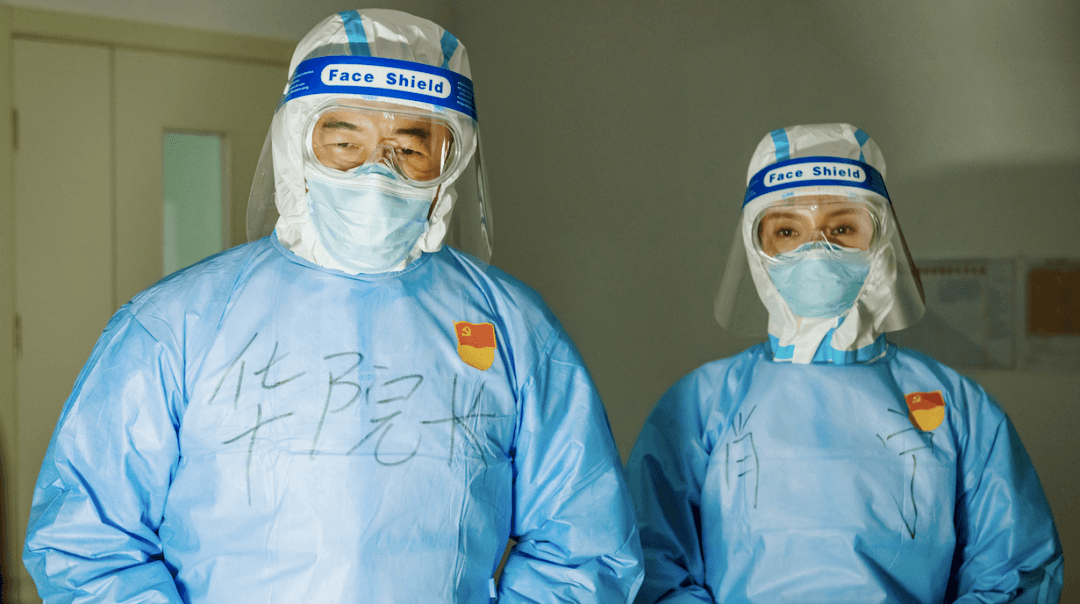 央视剧评 |《最美逆行者》：抗疫人民的丰碑，并非完美的完美