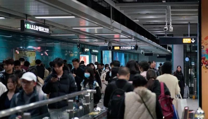元旦两天广州地铁加车加时，客流高峰在这些地方→