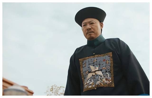 正五品郎中调任从五品鸿胪寺少卿，表面看是降级，实则前途无量