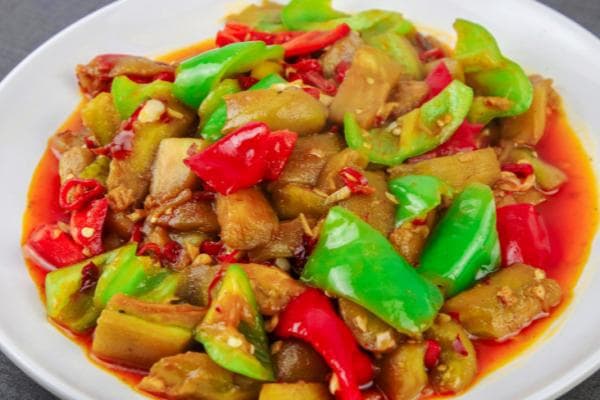 烧茄子的烹饪技巧：从选材到出锅的完整指南