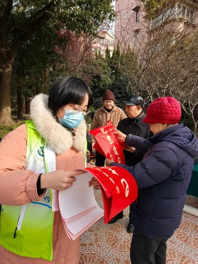 就地过年，物业人暖心守护亲情