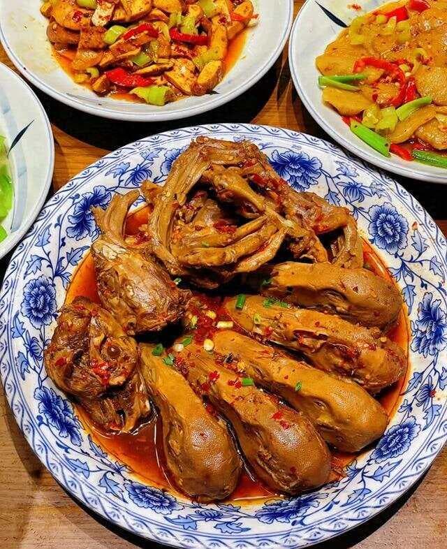衢州六大特色美食：从鸭头到发糕的味觉盛宴