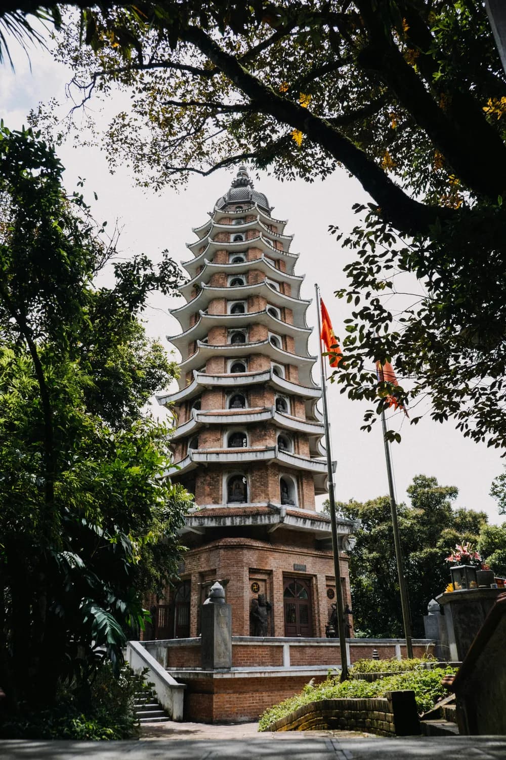 梅州古刹千佛塔：千年铁塔的建筑工艺探秘