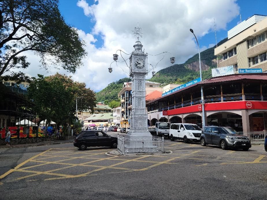 塞舌尔旅游全攻略：三大岛屿景点、交通与住宿指南
