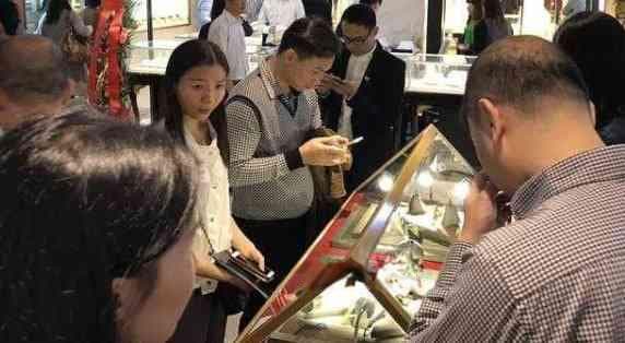 玉石首饰消费群体特征分析：从年龄、性别到购买动机