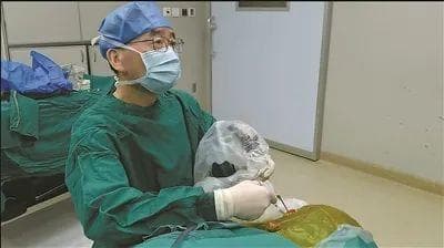 "烂耳朵"多年没重视竟生了癌，医生:要重视长期不愈的中耳炎