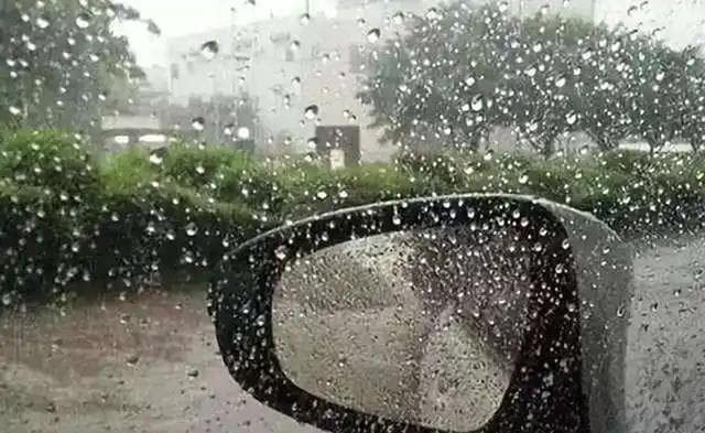雨天开车有哪些驾驶技巧？掌握这7点就不用担心