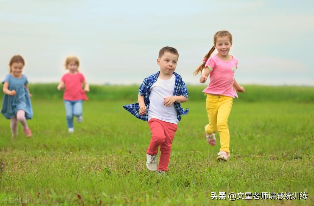 跑步走口令的喊法（儿童原地跑步的正确方法）