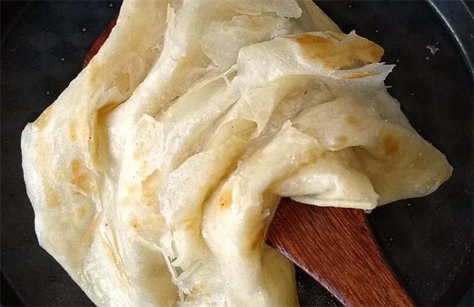 东北油筋饼，只需掌握2个秘诀，30秒出锅一张，柔软筋道层次多