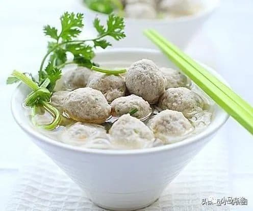 丸子制作全攻略：从调味到烹饪的15种经典做法
