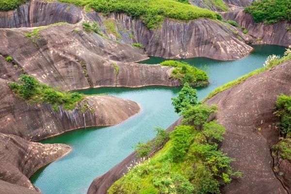 回龙山风景区八大景点全攻略：日出云海、杜鹃花海、星空露营等你来打卡