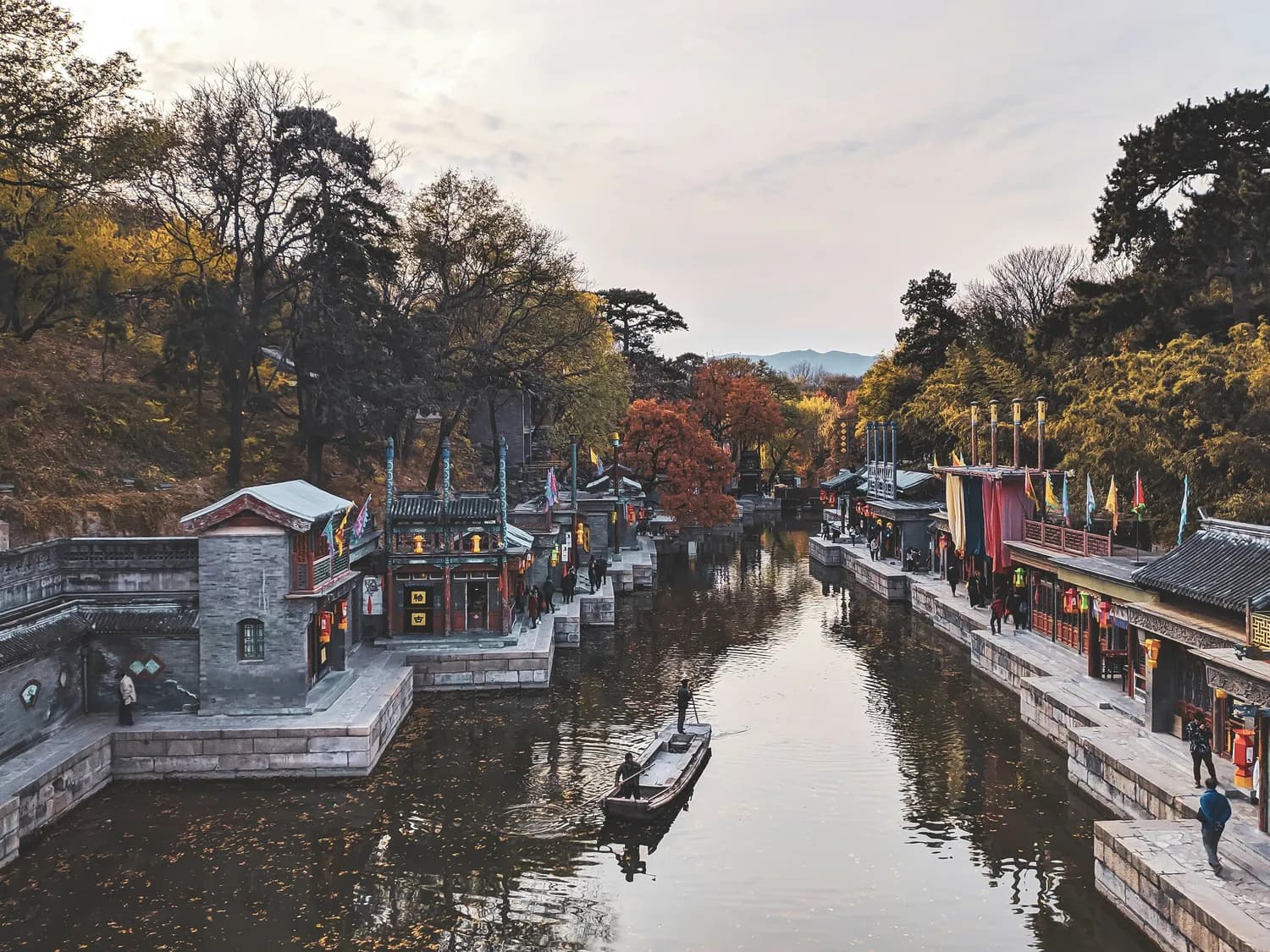 秋冬打卡古北水镇：北京周边自驾游必拍美景