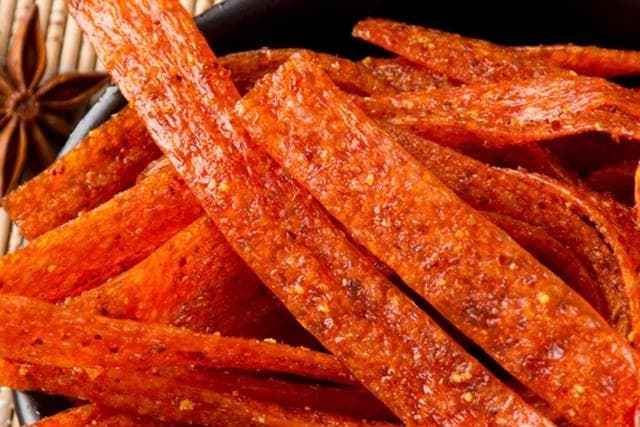 辣条是用什么材料做的？过量食用有哪些危害？