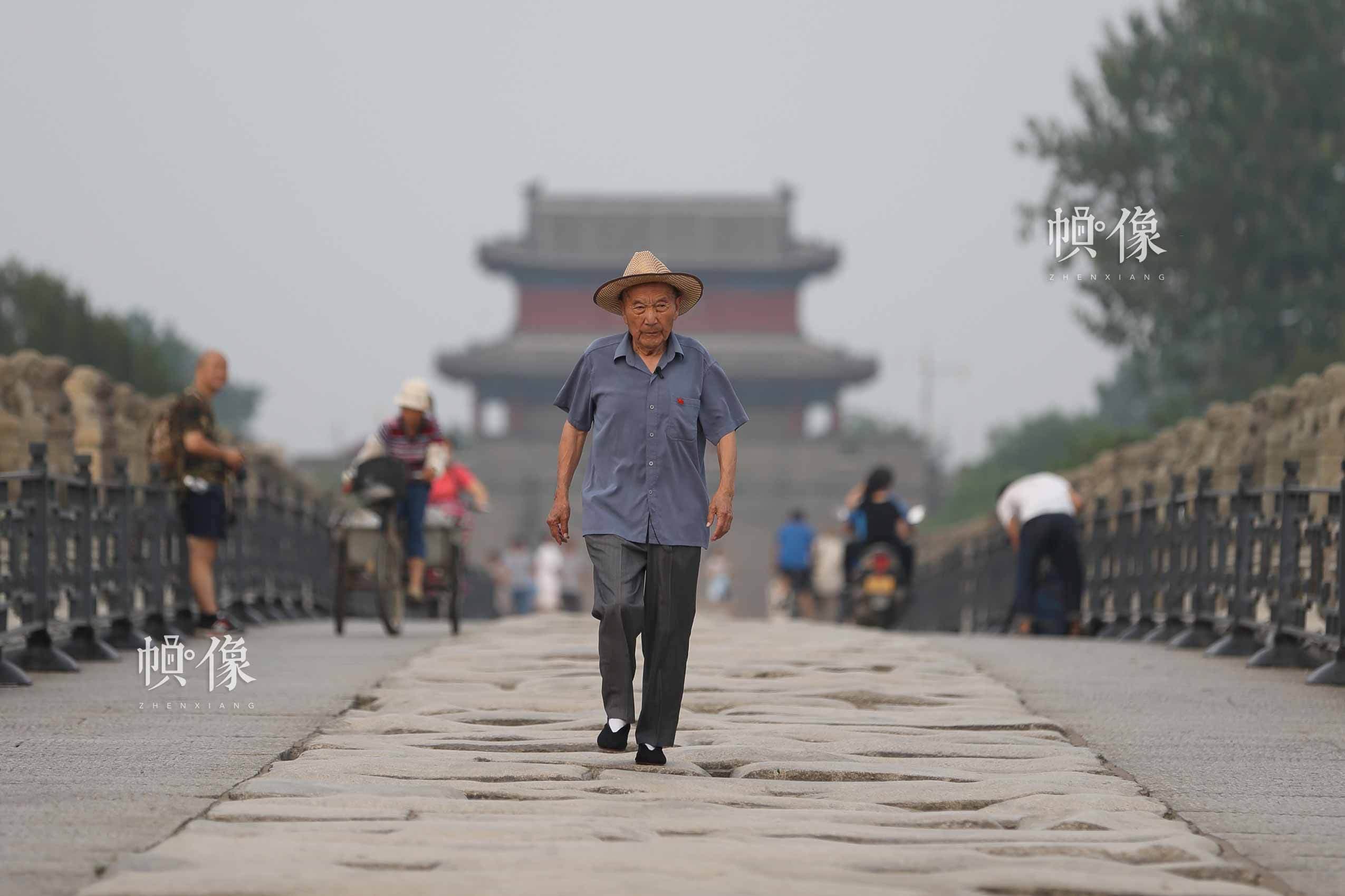 郑福来：66年的义务讲解员