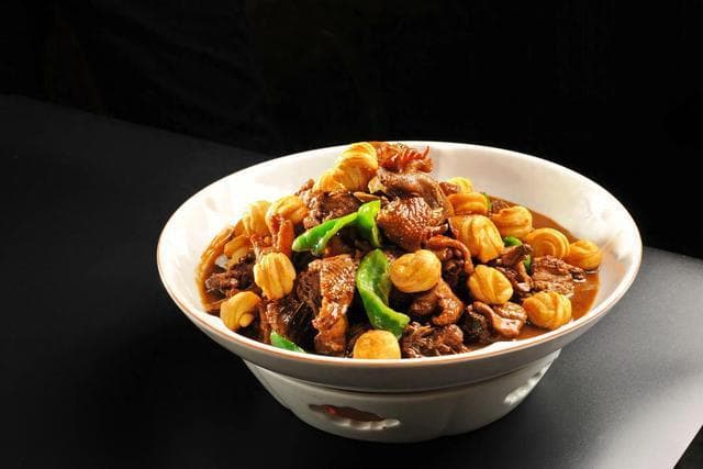 凉拌鸡胗：夏日里的清爽美味之选