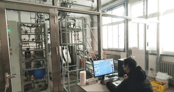 UC50溶液烯烃聚合反应装置：高分子材料合成的利器