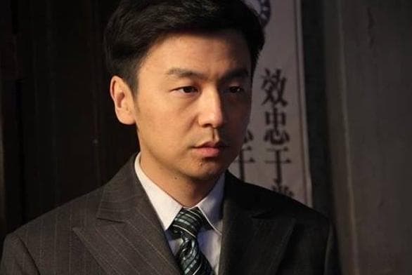雷佳音：从“渣男”到“英雄”的演技蜕变
