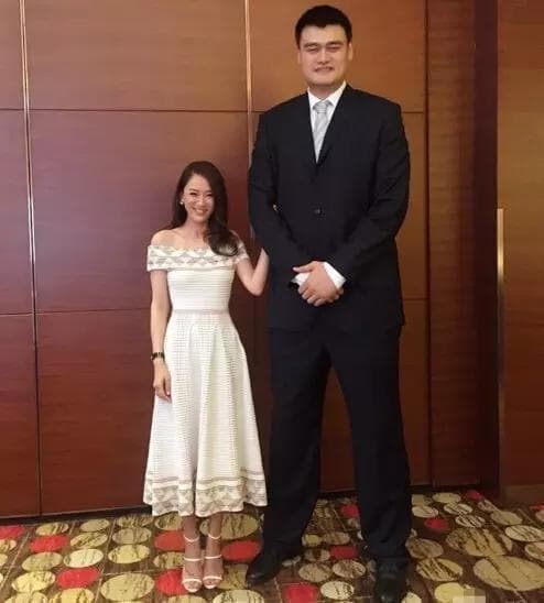 国内比姚明还高的5位巨人，个个都超过2米26，都过着怎样的生活？