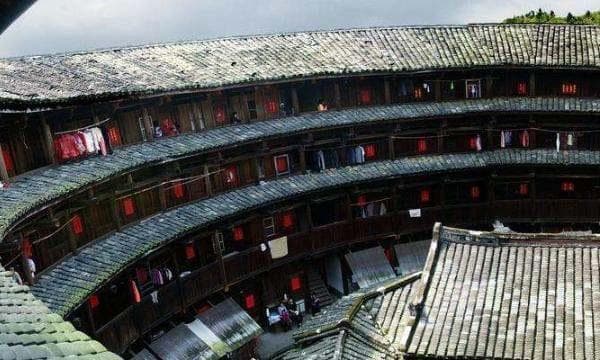福建土楼全攻略：三大景区特色与实用指南