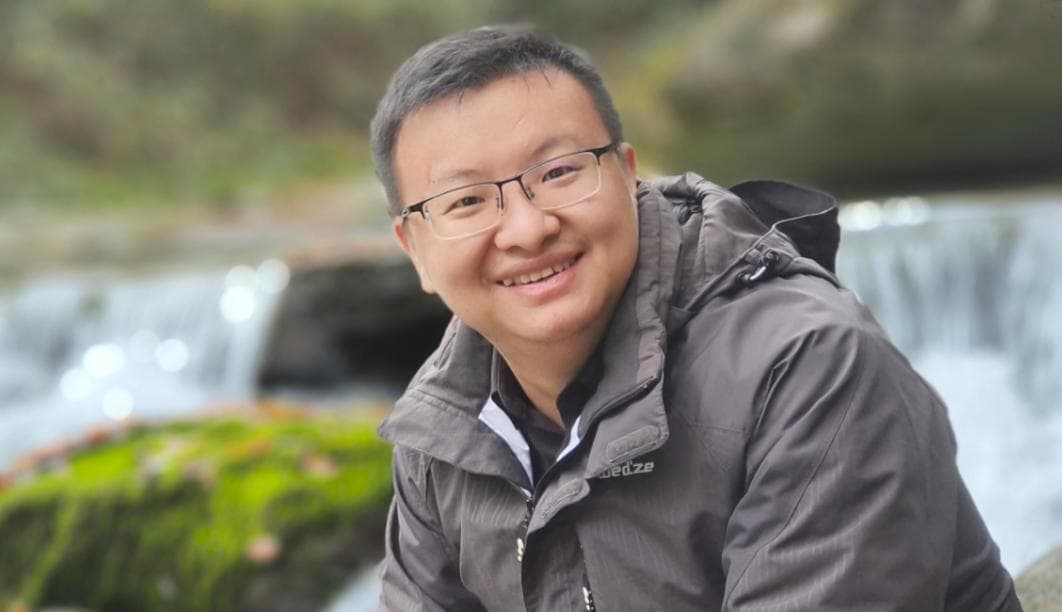 《好作文是背出来的》：高考议论文的母题逻辑与高分速成