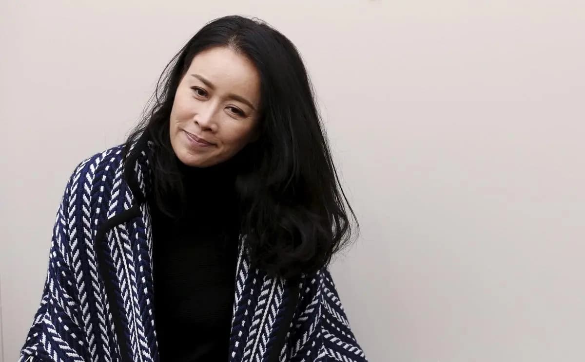 为何天后王菲如今只唱影视音乐，不开演唱会？唱功不再？