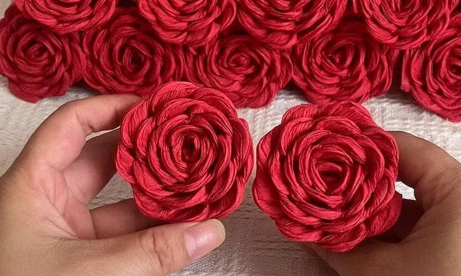 纸巾玫瑰花束的制作方法：图文详解与视频教程