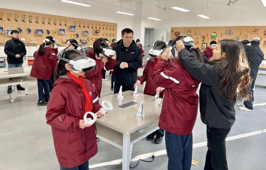 AI×VR安全课堂“漂”进普陀校园