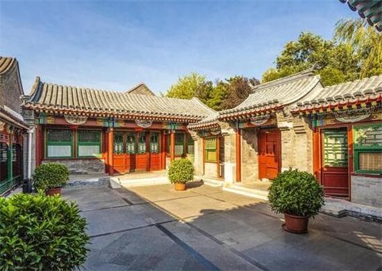 四合院的建筑材料主要包括哪些？