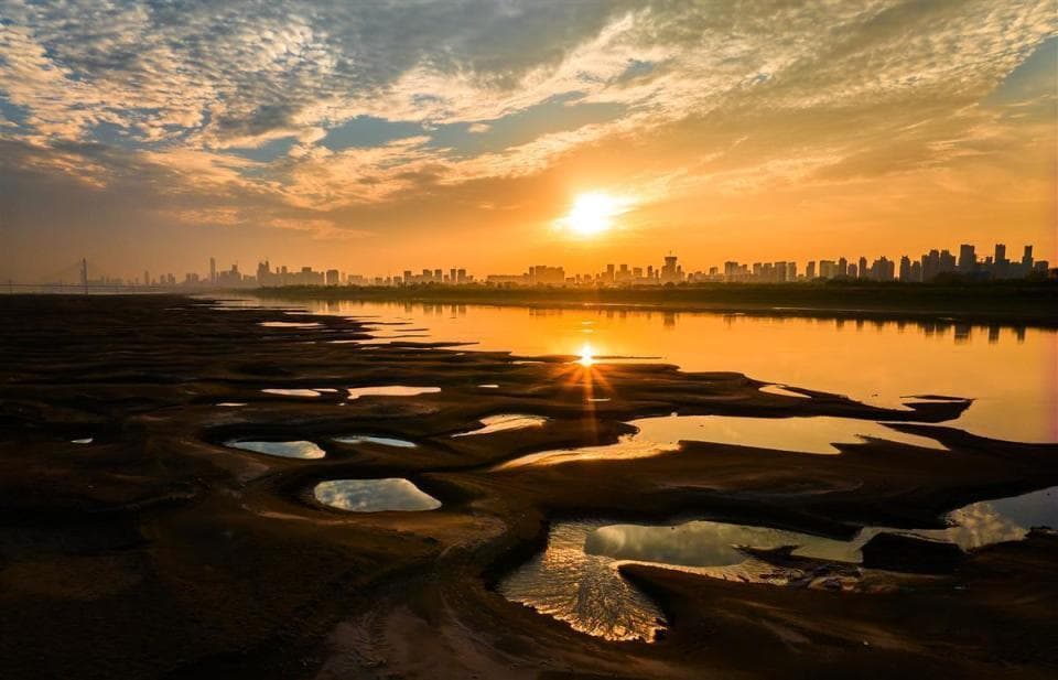 长江进入枯水期，沿线独特景观频现