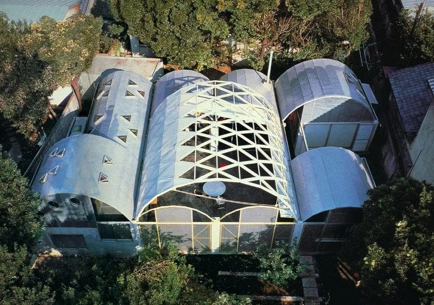 经典再读216｜伊东丰雄自宅：银色小屋，像风一样轻