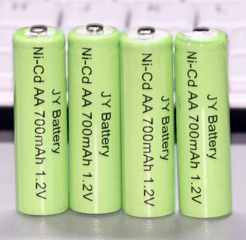 锂电池充电器使用指南：绿灯闪烁是什么意思？