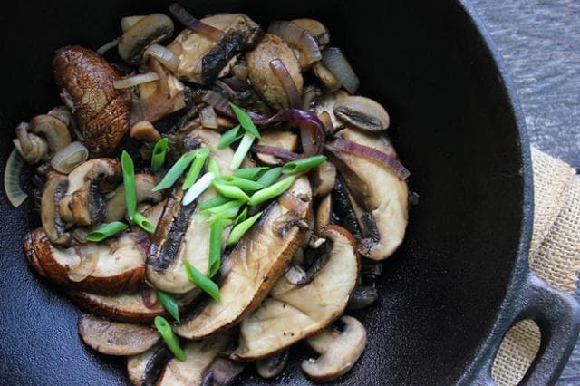 【步骤图】「健康三餐」鲜炒双菇（鲜味umami小窍门）食谱大全和做法