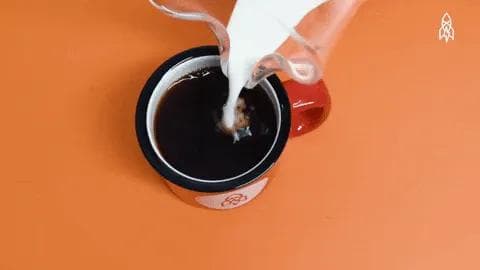 喝咖啡时加奶VS不加奶，差别有多大？又多了一个喝拿铁的理由
