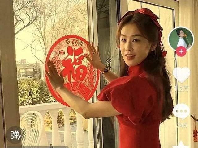 黄圣依豪宅过大年：从依赖到独立，一个女性的重生之路