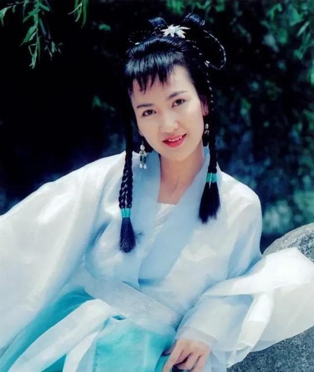 《新白娘子传奇》播出28年了，白素贞风采依旧，法海却去世了！